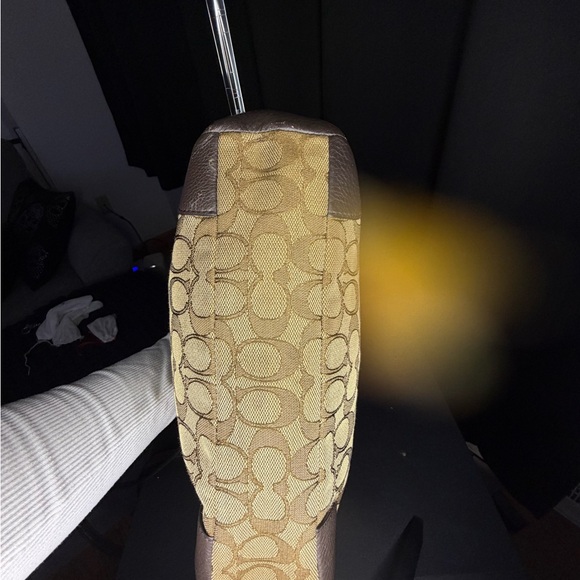 Coach Tan and Brown Signature Shoulder Bag - Picture 5 of 9